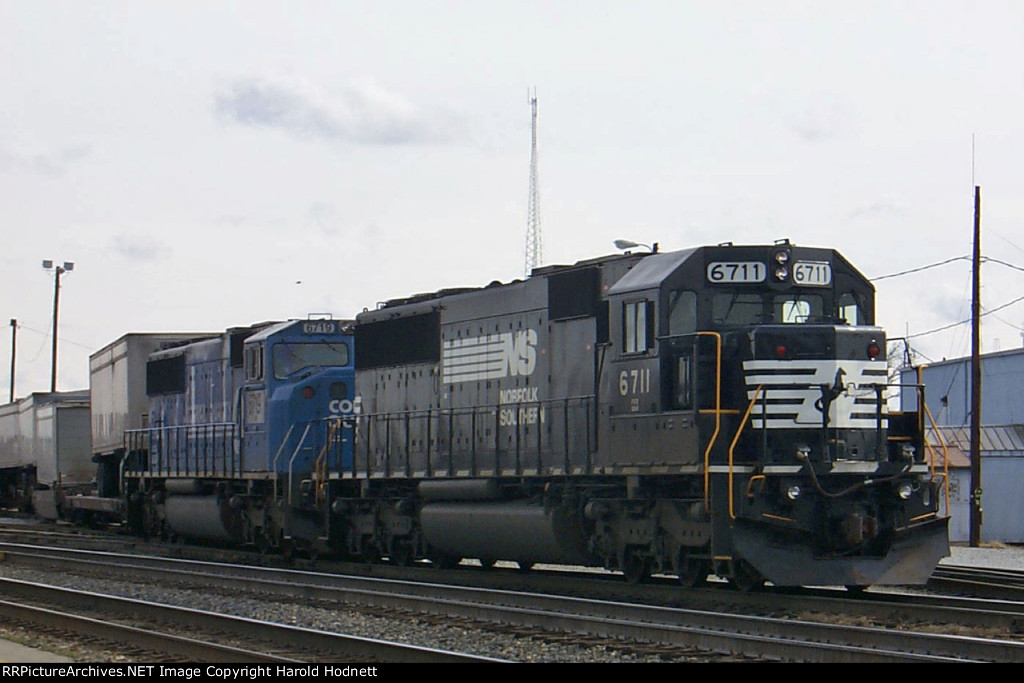 NS 6711 & 6719 lead a southbound intermodal train